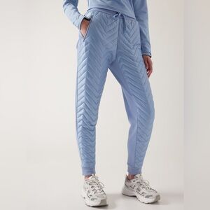 ATHLETA Après Ski Down Jogger